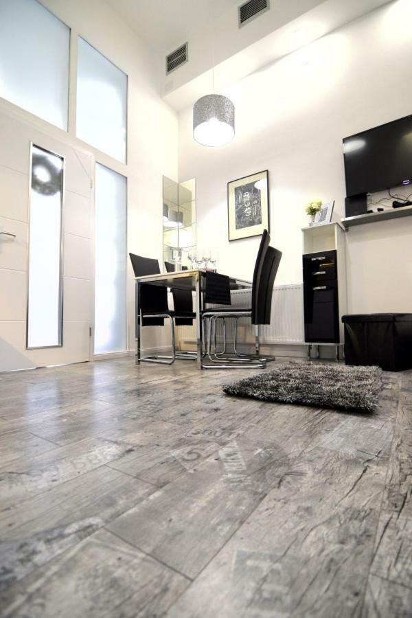 Lea Apartment - Free Parking In Front For 2 Cars Zagreb Ngoại thất bức ảnh